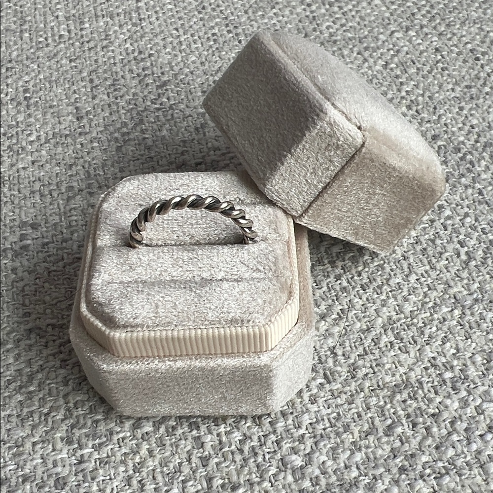 Retired Pandora Intertwined Ring